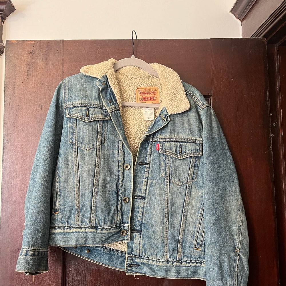 Levi's Classic Blue Denim Jacket with Sherpa Lining - Picture 1 of 2
